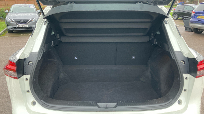 Nissan Qashqai 1.3 DiG-T MH Acenta Premium 5dr Petrol Hatchback